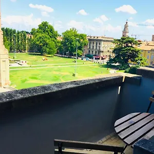 Pilotta's Balcony Apartment
