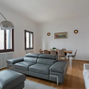 Residenza Pomponi Deluxe Apartment
